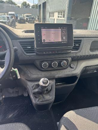 Renault Trafic 2.0Blue dCi 110 T30 L2H1 Start picture 10