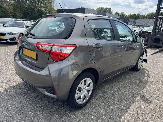 Voiture accidenté Toyota Yaris 1.5 VVT-I Active AUTOMAAT 2019/8