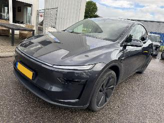 Vaurioauto  passenger cars Tesla Model Y RWD 58 kWh 2025/10