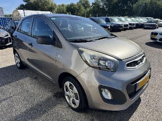 Damaged car Kia Picanto 1.0 CVVT ISG Airco 2014/2