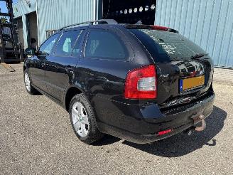 Vaurioauto  passenger cars Skoda Octavia 1.4 TSI Greentech Ambition Business Line 2011/8