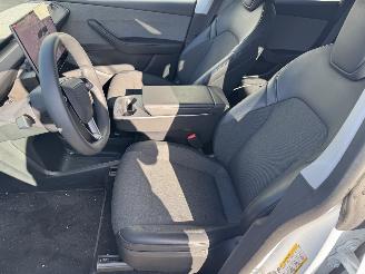 Tesla Model Y Standard RWD 58 kWh picture 10