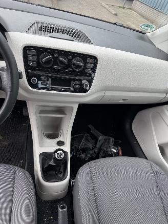 Volkswagen Up! 1.0 high up! picture 10