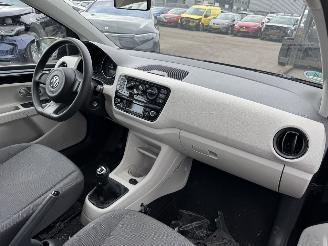 Volkswagen Up! 1.0 high up! picture 14
