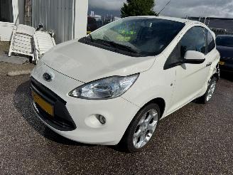 krockskadad bil auto Ford Ka 1.2 Titanium X start/stop 2011/2