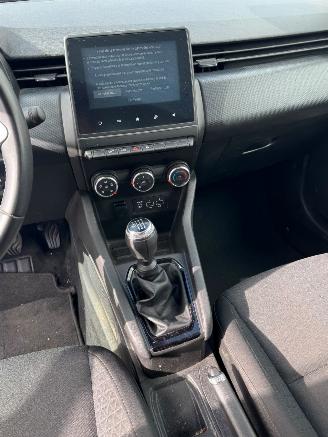Renault Clio 1.0 TCe 90 Equilibre picture 11