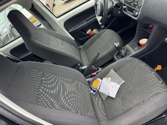 Volkswagen Up! 1.0 take up! BlueMotion picture 12