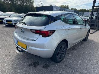 Opel Astra 1.2 Design & Tech picture 5