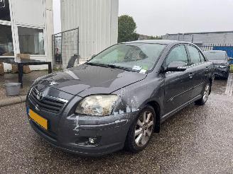 Coche accidentado Toyota Avensis 1.8 VVTi Luna 2006/10