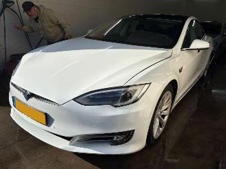 skadebil auto Tesla Model S 75D Base 245 KW 2018/8