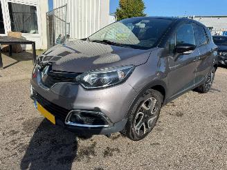 Damaged car Renault Captur 0.9 TCe Dynamique 2015/6