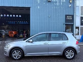 damaged passenger cars Volkswagen Golf 1.0 TSI Edition 2016/10