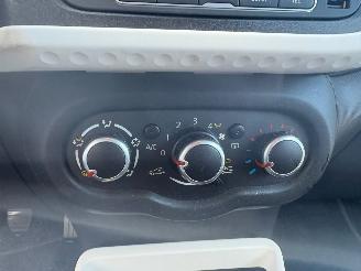 Renault Twingo 1.0 SCe Collection picture 11