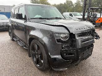 Schadeauto Land Rover Defender 110 2.0 AUTOMAAT P300e 110 X-Dynamic SE 300 PK 2025/3