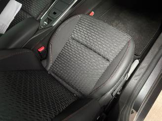 Renault Clio 1.8 Hybrid 160 techno picture 10