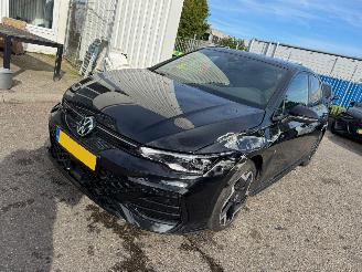 Vaurioauto  passenger cars Volkswagen Golf 1.5 TSI R-Line Edition 2025/6