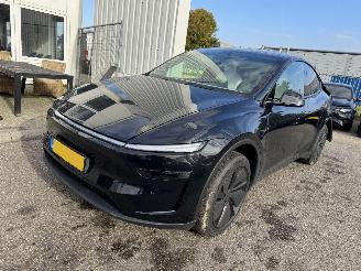 Schadeauto Tesla Model Y Longe range awd 351 pk bj 2026 ! 2026/10