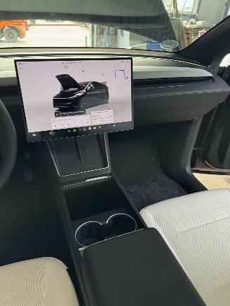Tesla Model Y Longe range awd 351 pk bj 2026 ! picture 17