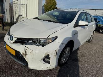 krockskadad bil auto Toyota Auris Touring Sports 1.8 AUTOMAAT Hybrid Aspiration 2014/6