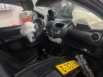 Toyota Aygo Aygo (B10), Hatchback, 2005 / 2014 1.0 12V VVT-i picture 6