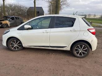 Toyota Yaris Yaris III (P13), Hatchback, 2010 / 2020 1.5 16V Hybrid picture 4