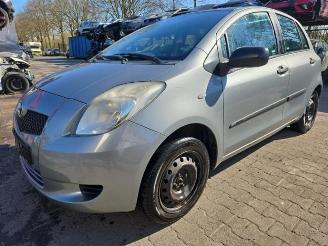 Toyota Yaris Yaris II (P9), Hatchback, 2005 / 2014 1.3 16V VVT-i picture 2