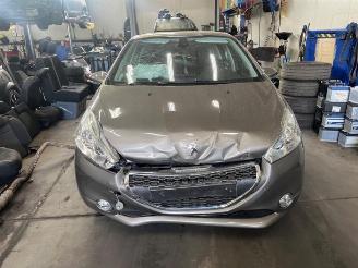 Vrakbiler auto Peugeot 208 208 I (CA/CC/CK/CL), Hatchback, 2012 / 2019 1.6 Vti 16V 2013/2