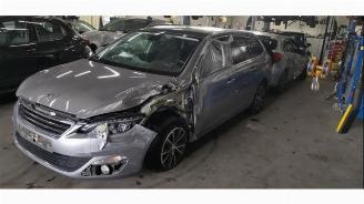 Coche siniestrado Peugeot 308 308 SW (L4/L9/LC/LJ/LR), Combi 5-drs, 2014 / 2021 1.2 12V e-THP PureTech 130 2015/5