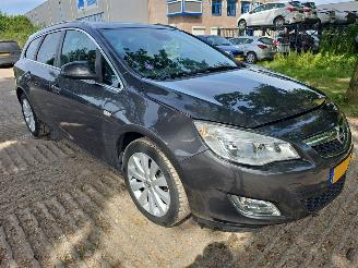 Opel Astra SPORTS TOURER picture 2