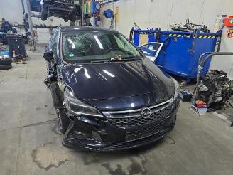 Coche siniestrado Opel Astra Astra K, Hatchback 5-drs, 2015 / 2022 1.0 Turbo 12V 2018/11