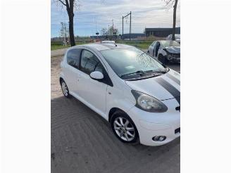 Vrakbiler auto Toyota Aygo Aygo (B10), Hatchback, 2005 / 2014 1.0 12V VVT-i 2009/10
