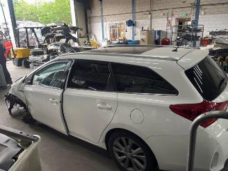 Toyota Auris Auris Touring Sports (E18), Combi, 2013 / 2018 1.8 16V Hybrid picture 4