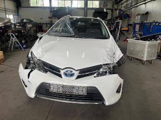 Vrakbiler auto Toyota Auris Auris Touring Sports (E18), Combi, 2013 / 2018 1.8 16V Hybrid 2013/10