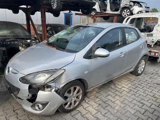 Salvage car Mazda 2 2 (DE), Hatchback, 2007 / 2015 1.5 16V MZR 2011/2