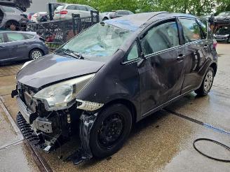Toyota Verso S Verso S, MPV, 2010 / 2016 1.33 16V Dual VVT-I picture 2