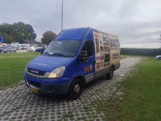 skadebil bedrijf Iveco Daily DAILY 35S13 AIRCO 2011/4