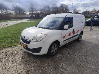 skadebil bedrijf Opel Combo COMBO 1.3 DIESEL AIRCO 2012/8