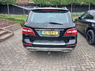 Mercedes ML Ml 350 benzine motor defect picture 5