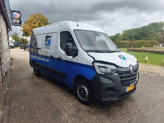 skadebil bedrijf Renault Master 2.3 DCI 135 L2 H2 AIRCO NAVI 2020/8