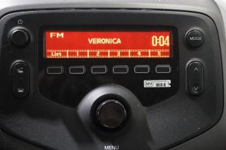 Peugeot 108 108, Hatchback, 2014 1.0 12V VVT-i picture 14