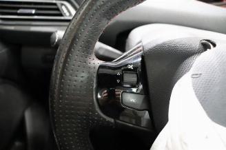 Peugeot 308 308 SW (L4/L9/LC/LJ/LR), Combi 5-drs, 2014 / 2021 1.2 12V e-THP PureTech 130 picture 17