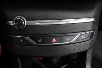 Peugeot 308 308 (L3/L8/LB/LH/LP), Hatchback 5-drs, 2013 / 2021 1.6 16V THP picture 16