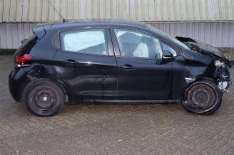 Peugeot 208 208 I (CA/CC/CK/CL), Hatchback, 2012 / 2019 1.6 Blue HDi 100 picture 2