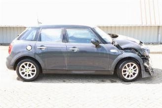 Coche siniestrado Mini Mini Mini (F55), Hatchback 5-drs, 2013 2.0 16V Cooper S 2016/11