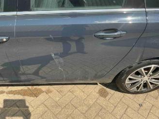 Peugeot 308 308 SW (L4/L9/LC/LJ/LR), Combi 5-drs, 2014 / 2021 1.2 12V e-THP PureTech 110 picture 17