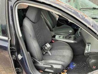 Peugeot 308 308 SW (L4/L9/LC/LJ/LR), Combi 5-drs, 2014 / 2021 1.2 12V e-THP PureTech 130 picture 26