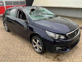 Coche siniestrado Peugeot 308 308 SW (L4/L9/LC/LJ/LR), Combi 5-drs, 2014 / 2021 1.2 12V e-THP PureTech 130 2018/4