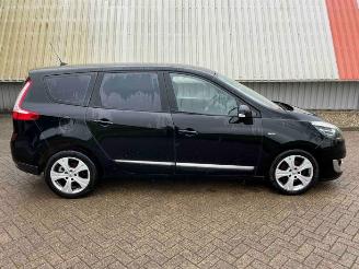 Vrakbiler auto Renault Scenic Scenic III (JZ), MPV, 2009 / 2016 1.6 Energy dCi 130 2012/5
