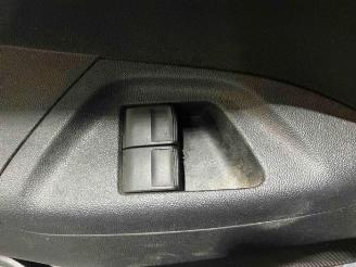 Peugeot 108 108, Hatchback, 2014 1.0 12V picture 21