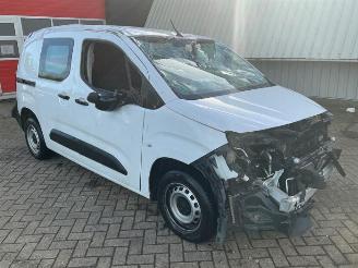 Vrakbiler auto Peugeot Partner Partner (EA//EF/EN/EU), Van, 2018 1.5 BlueHDi 100 2023/11